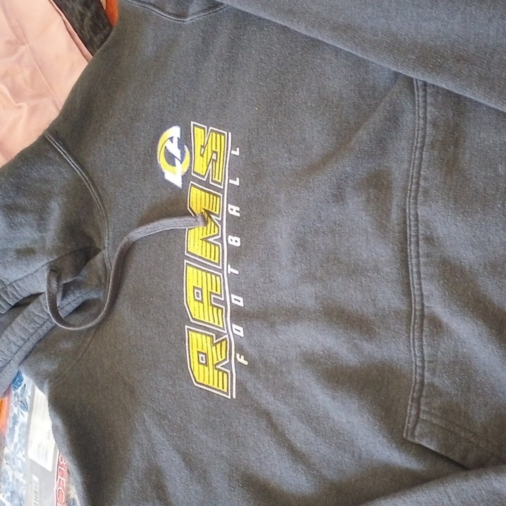 L Rams Football pullover hoodie sweeter